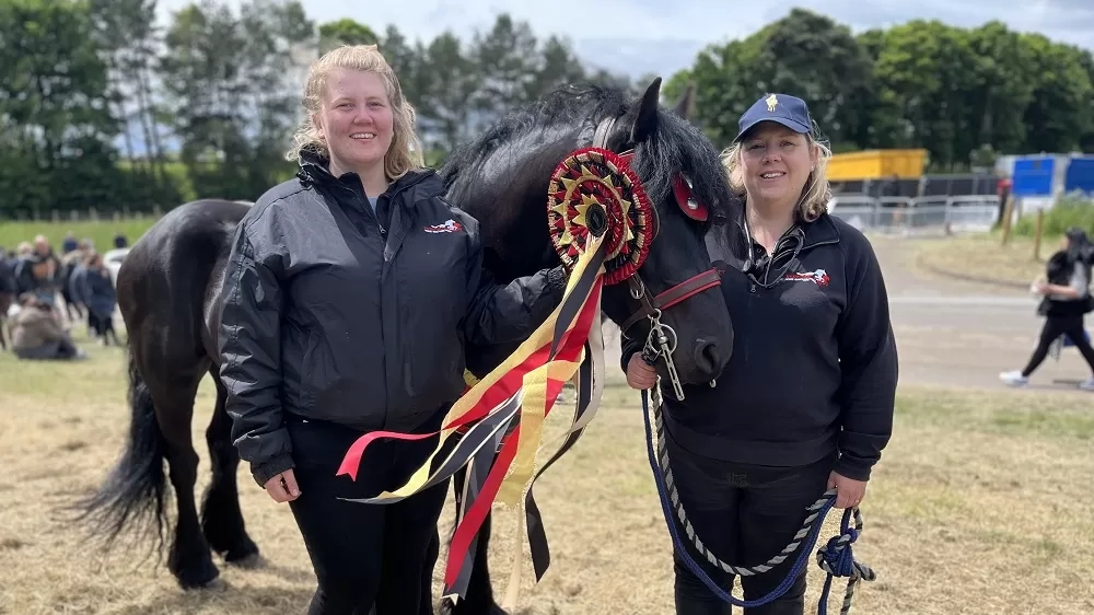 People's Champion Raven, with Redwing welfare vets Chloe and Nicola