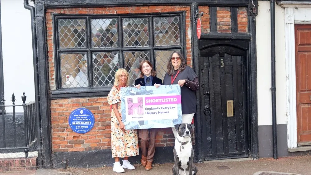 Volunteers at the Redwings Anna Sewell House