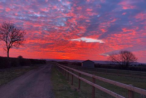 A stunning sunrise over Redwings Oxhill