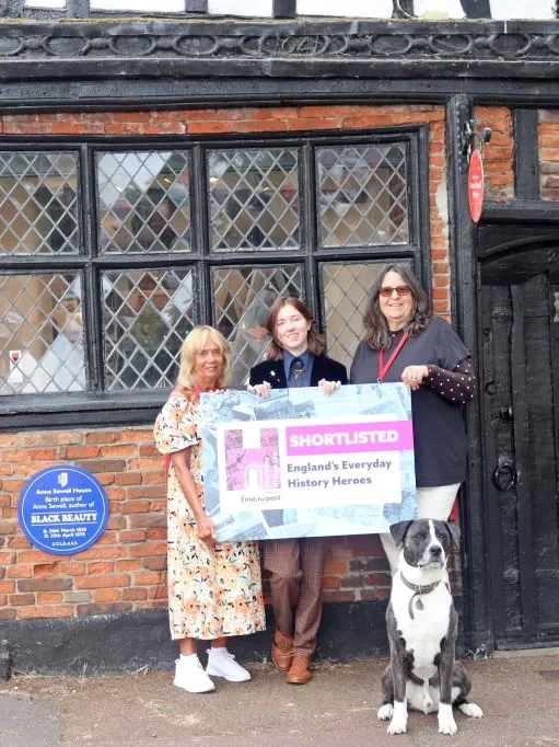 Volunteers at the Redwings Anna Sewell House